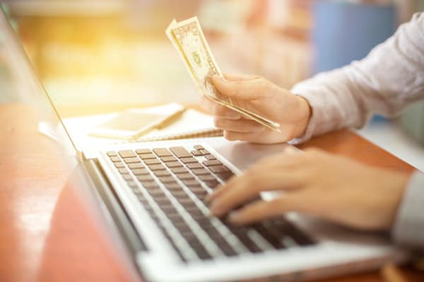 Laptop és pénz - bőség