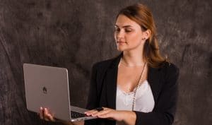 Ez történik, ha a nőiesség helyett férfi energiákat működtetsz